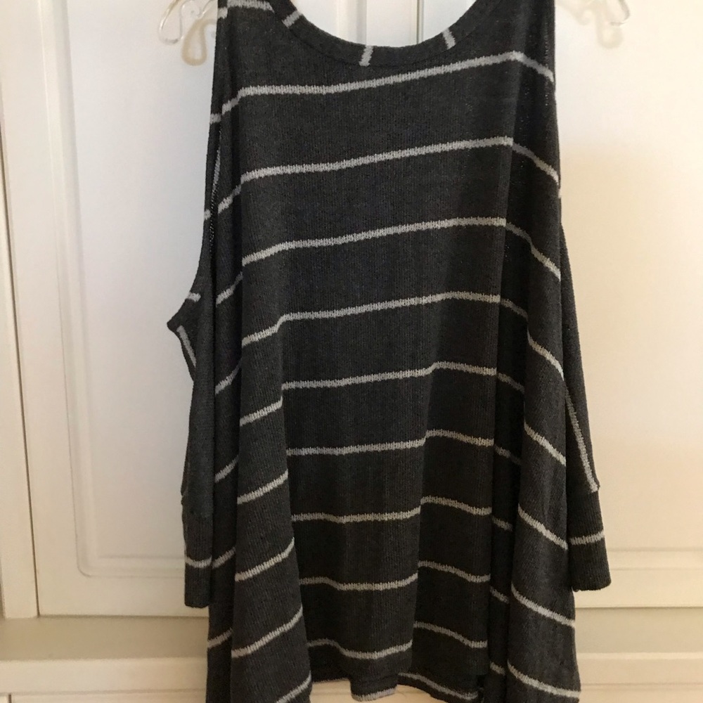 Light Knit Cut Out Sleeves